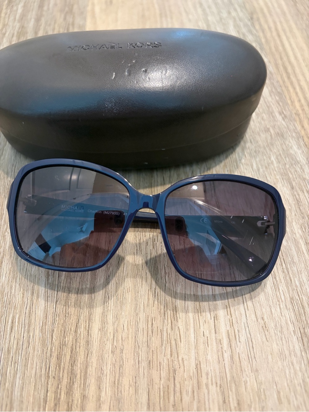 Michael Kors Women's Navy Blue Gradient Oversized Sunglasses - Picture 3 of 7